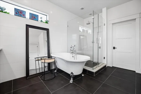 $1,350,000 | 402 East 26th Street, Houston, TX 77008