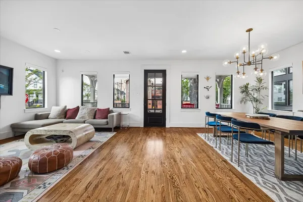 $1,350,000 | 402 East 26th Street, Houston, TX 77008