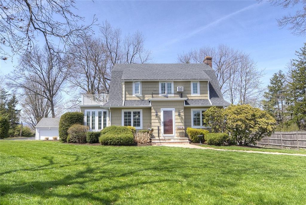130 Long Hill Road Wallingford, CT 06492 - Photo 1 of 1 This pretty Dutch colonial literally minutes from Wallingford's vibrant downtown, has the best of old world charm as well as the open living space so prized by today's home owner!