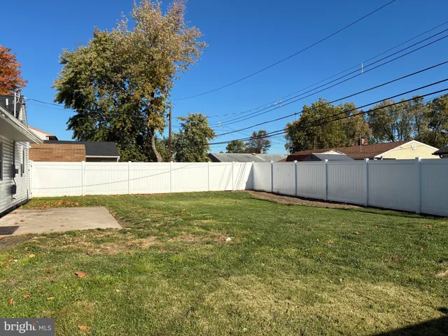 $2,950 | 240 Goldenridge Drive, Levittown, PA 19057