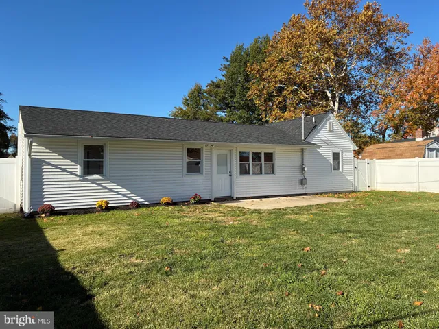 $2,950 | 240 Goldenridge Drive, Levittown, PA 19057
