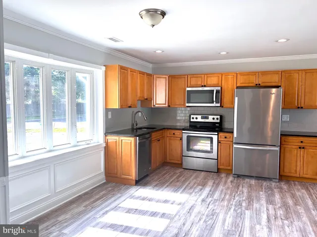 $2,950 | 240 Goldenridge Drive, Levittown, PA 19057