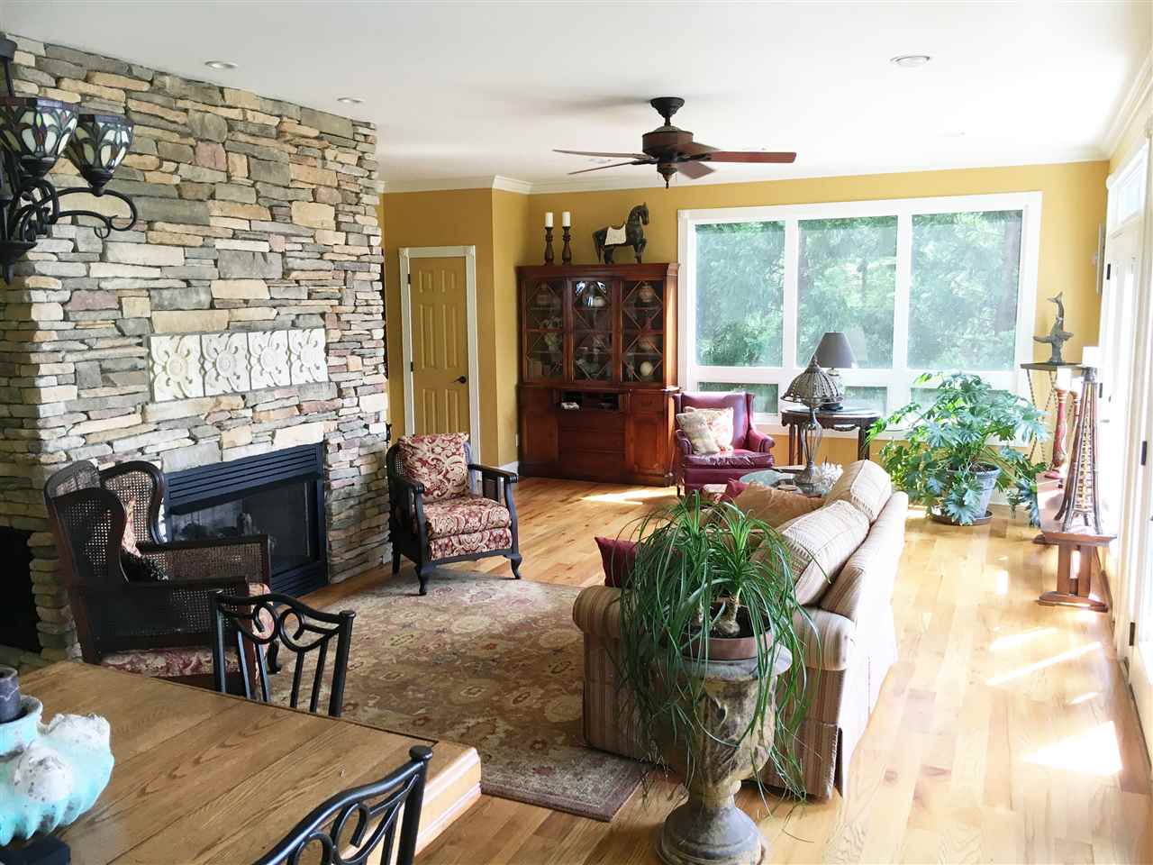 103 Dickson Cove Road Campobello, SC 29322 - Photo 3 of 36