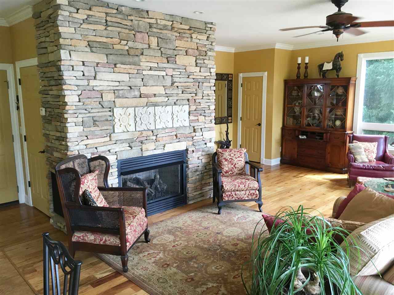103 Dickson Cove Road Campobello, SC 29322 - Photo 4 of 36