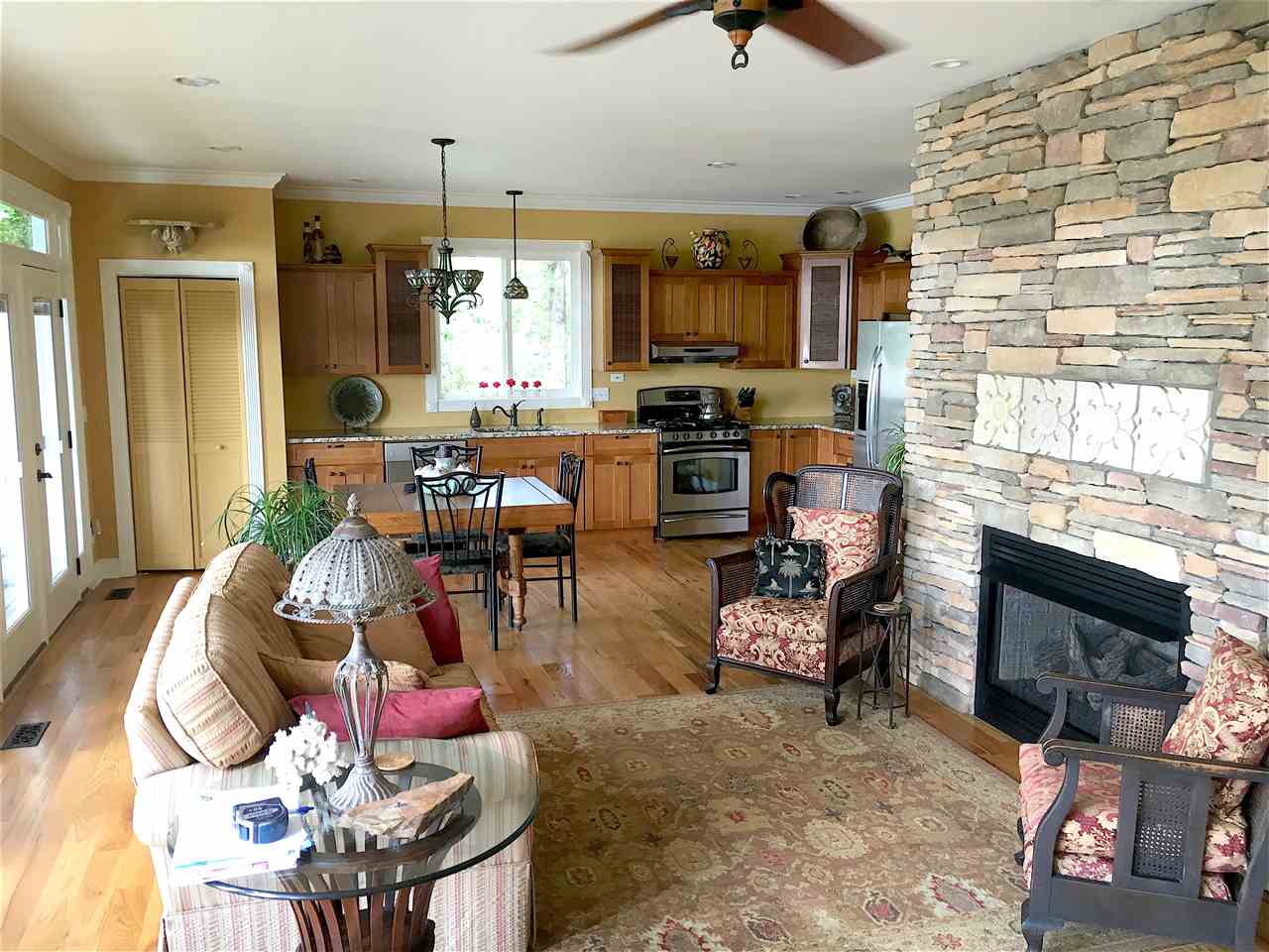 103 Dickson Cove Road Campobello, SC 29322 - Photo 5 of 36