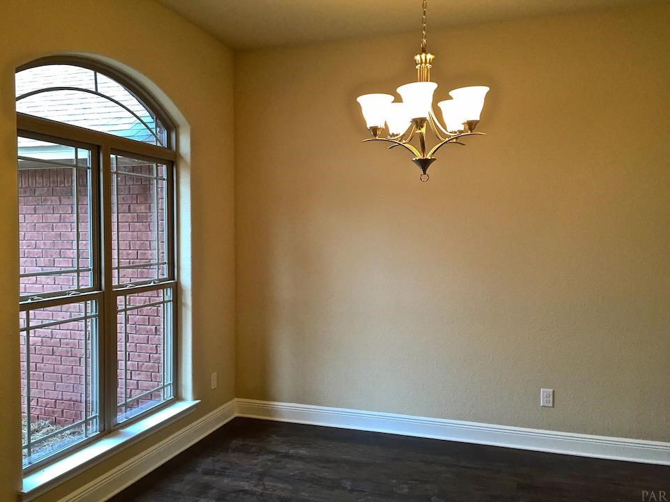 302 Vale Loop Crestview, FL 32536 - Photo 4 of 30
