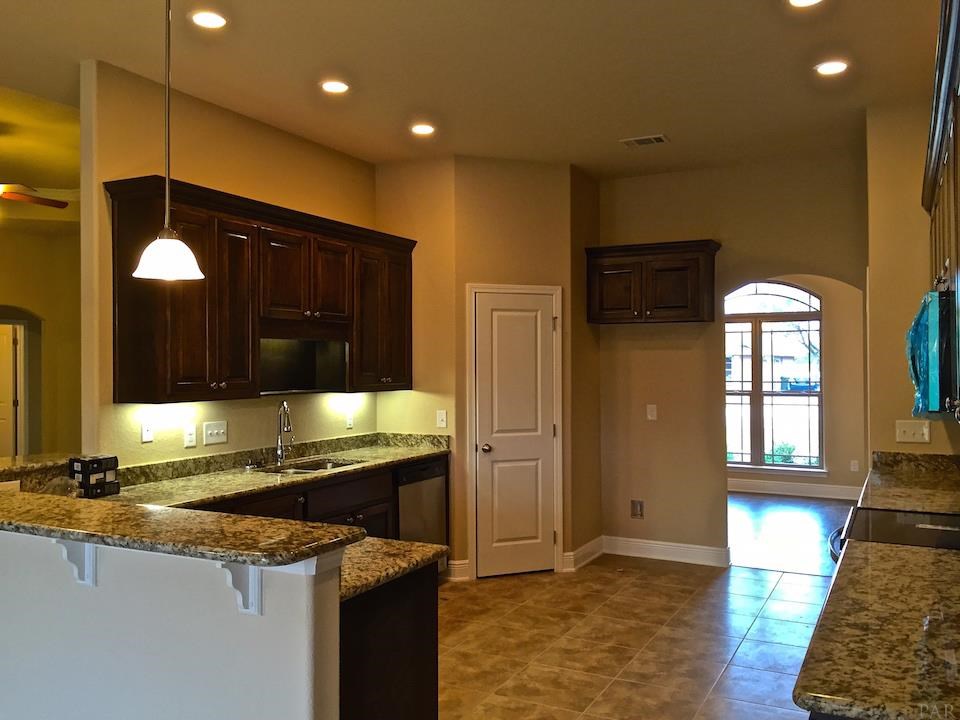 302 Vale Loop Crestview, FL 32536 - Photo 9 of 30