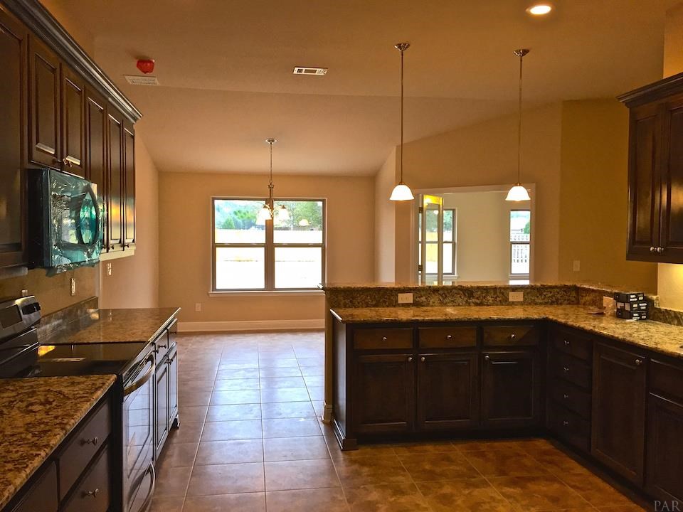 302 Vale Loop Crestview, FL 32536 - Photo 10 of 30