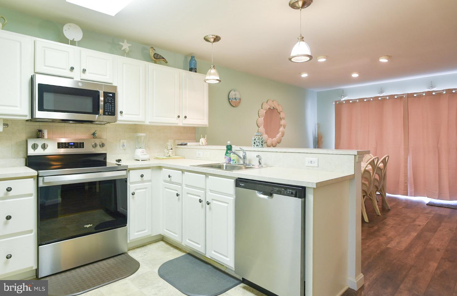 195 Pine Tree Road Ocean City, MD 21842 - Photo 12 of 60 Updated Kitchen