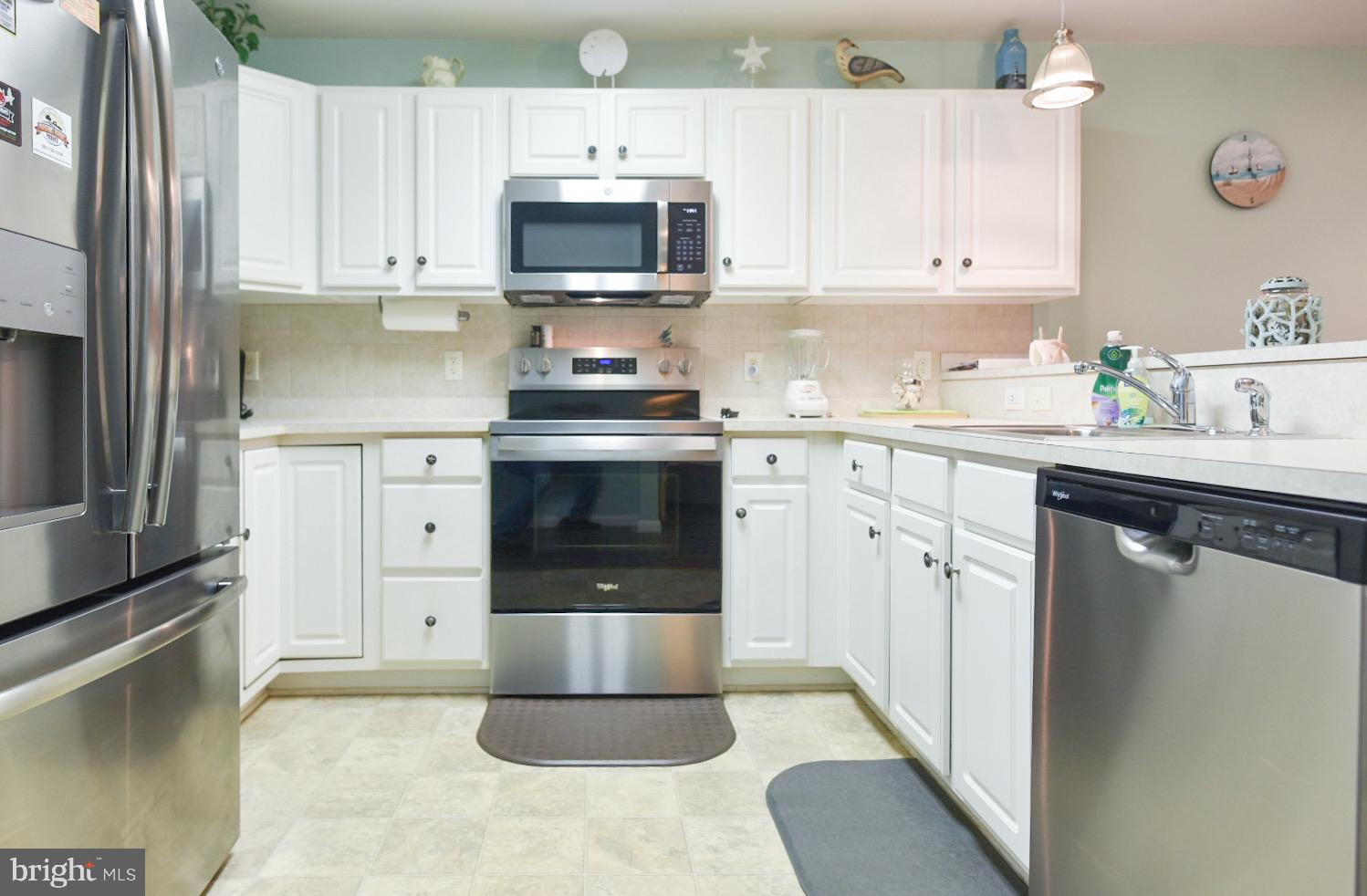 195 Pine Tree Road Ocean City, MD 21842 - Photo 14 of 60 I love this kitchen