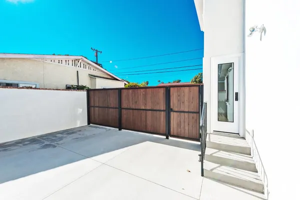 $6,200 | 545 North Olive Street, Orange, CA 92867