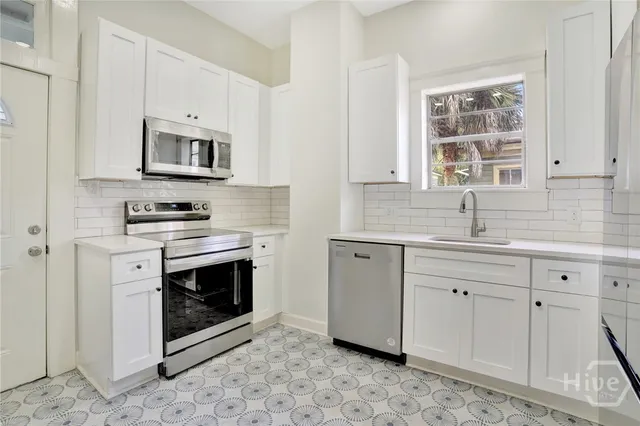 $3,100 | 115 West 34th Street, Savannah, GA 31401