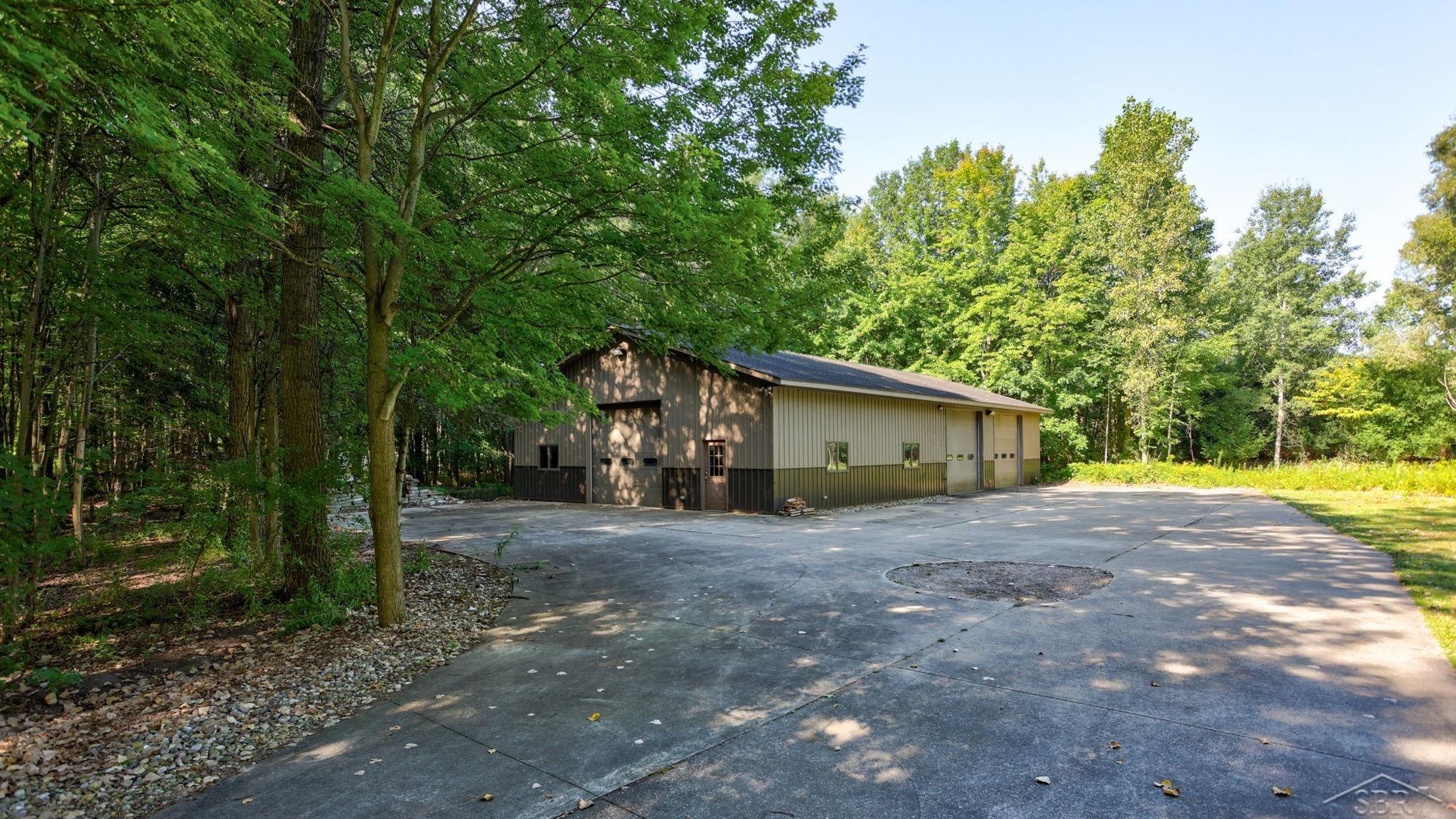 1555 South Graham Road Saginaw, MI 48609 - Photo 85 of 99 50150457-2af5b8b0-e14f-4275-b619-d4bcb6e2f943.JPG
