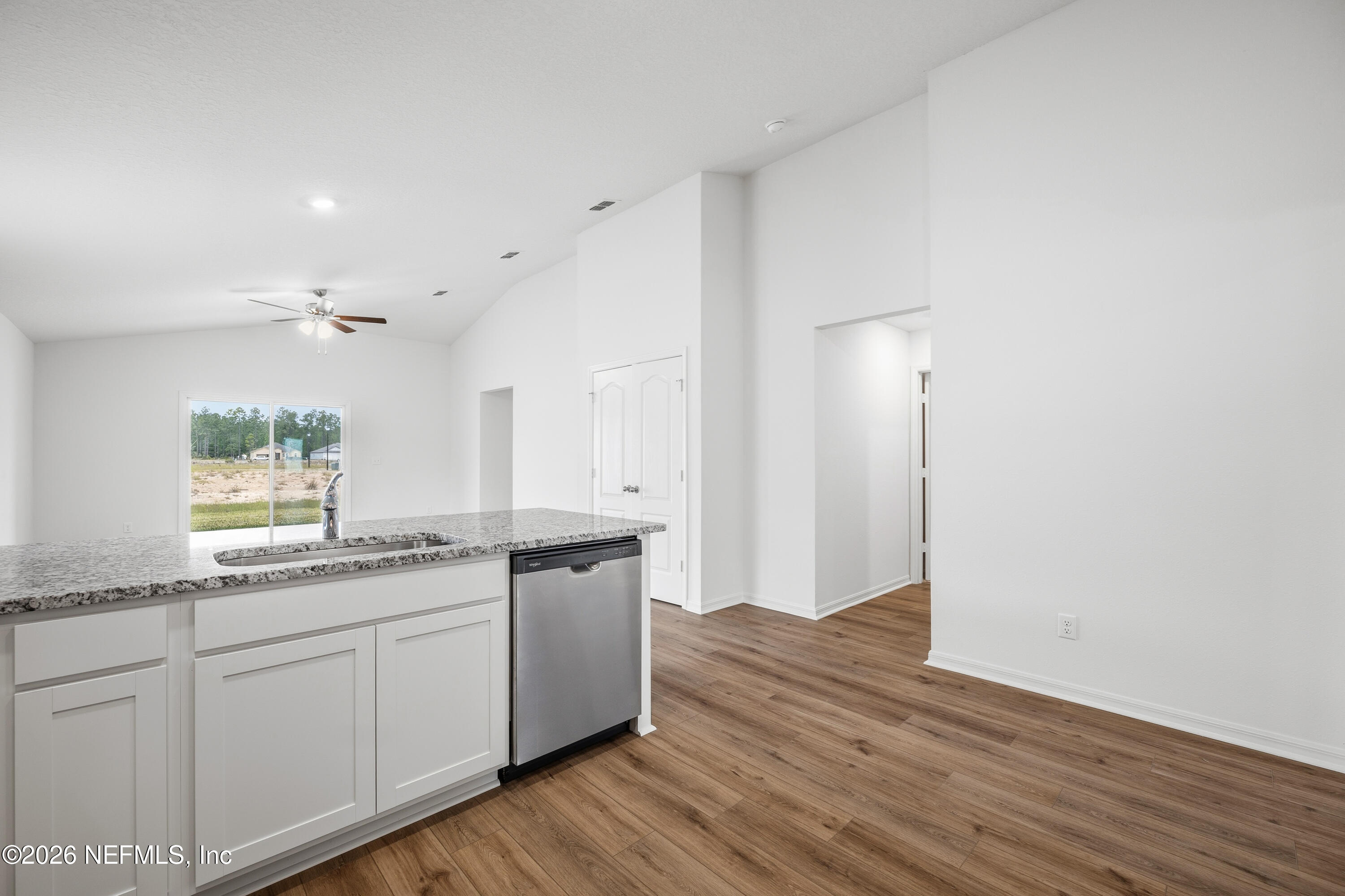 6895 Myrtle Oak Road Jacksonville, FL 32219 - Photo 23 of 52 18 Kitchen