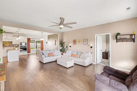 $529,900 | 123 Macaw Lane, La Vergne, TN 37086