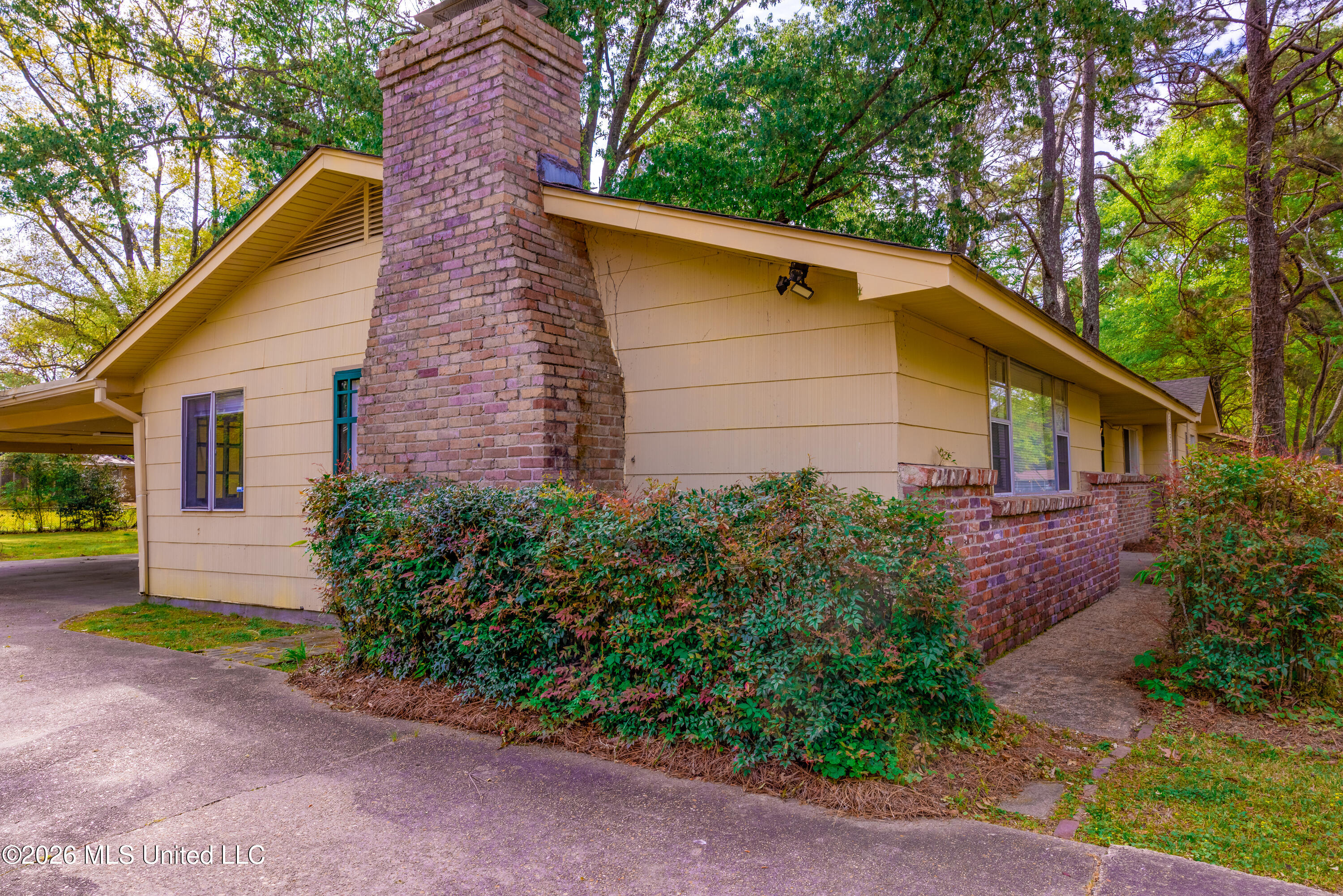 5804 Sedgwick Drive Jackson, MS 39211 - Photo 4 of 12 5804 Sedgwick Drive-8