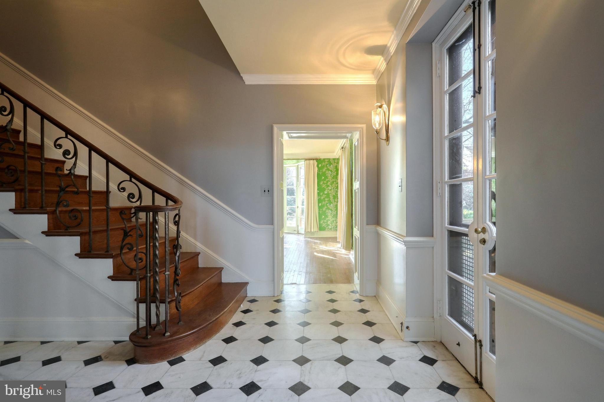 825 Grantley Court York, PA 17403 - Photo 5 of 47 Gallery Image 5
