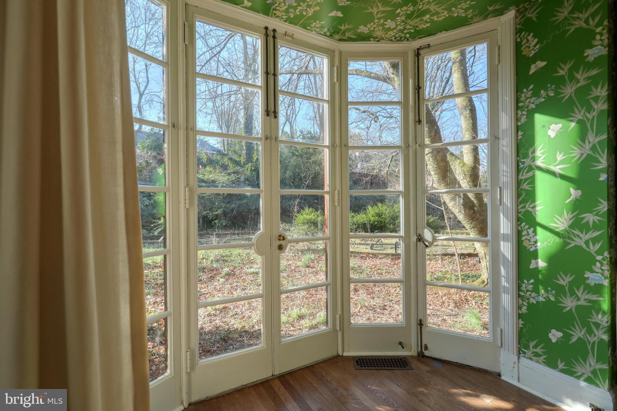 825 Grantley Court York, PA 17403 - Photo 8 of 47 Gallery Image 8