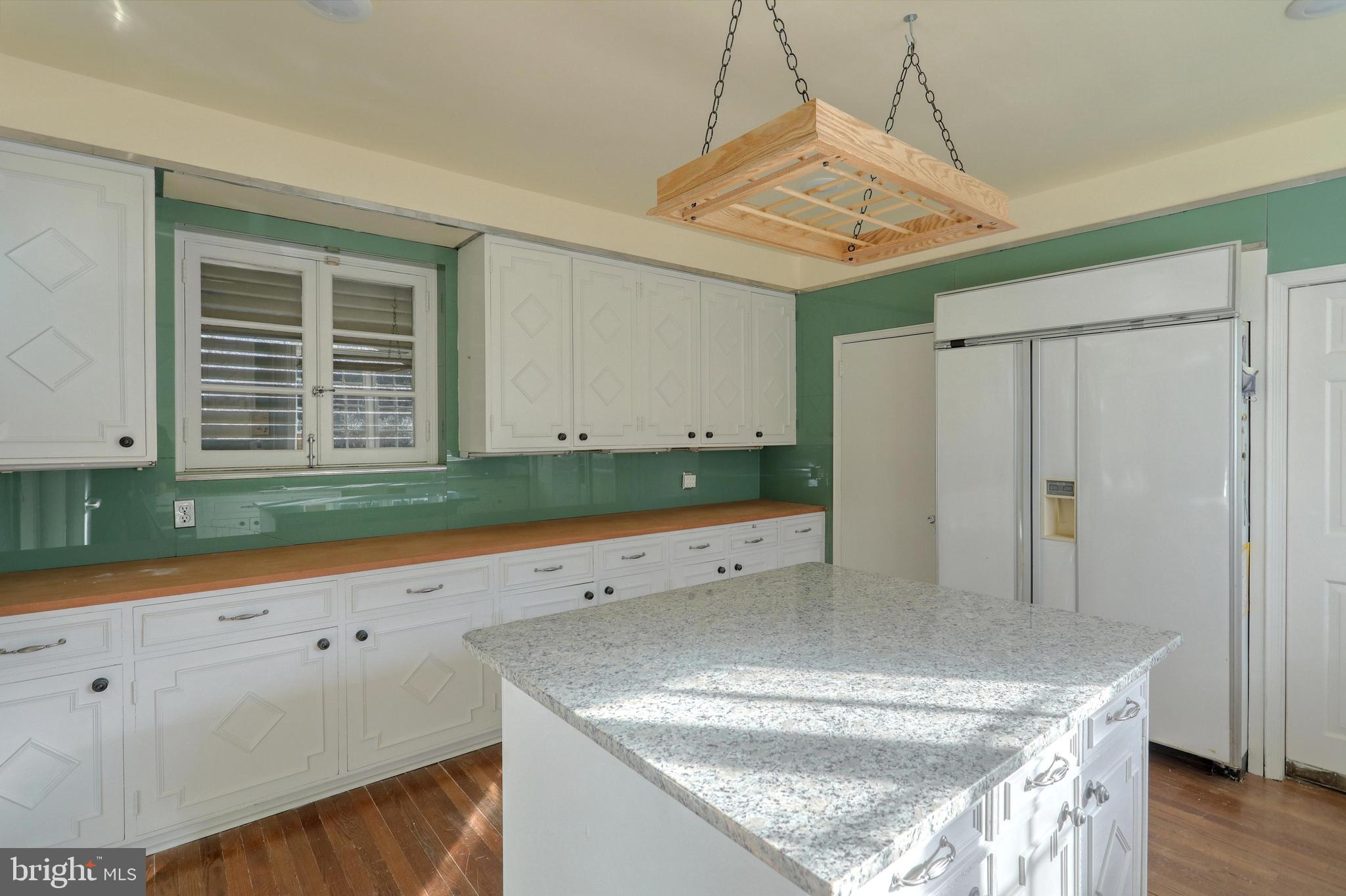825 Grantley Court York, PA 17403 - Photo 9 of 47 Gallery Image 9
