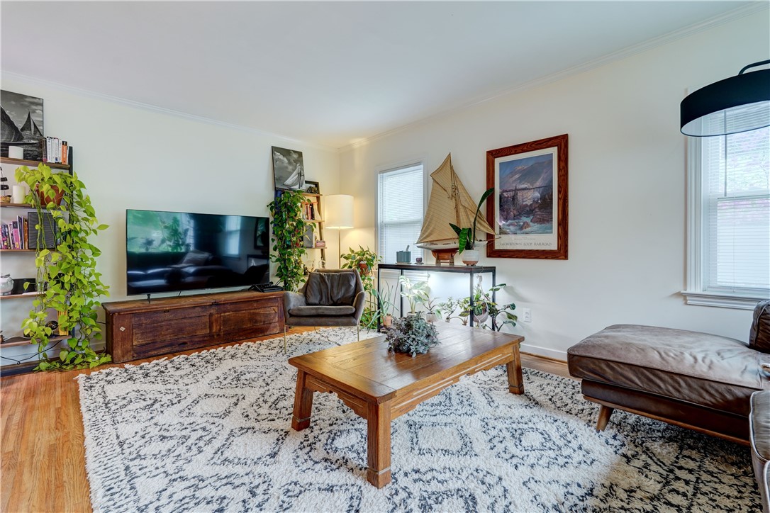 380 Hillside Avenue Rochester, NY 14610 - Photo 5 of 28