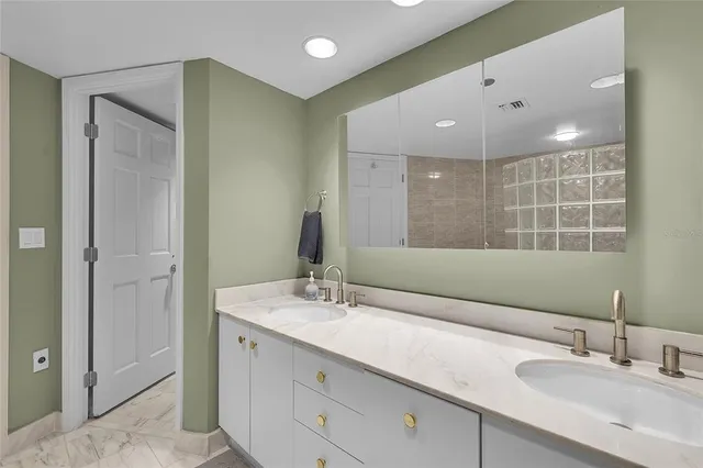 $1,499,000 | 775 Longboat Club Road, Unit 705, Longboat Key, FL 34228