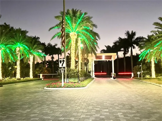 $1,499,000 | 775 Longboat Club Road, Unit 705, Longboat Key, FL 34228