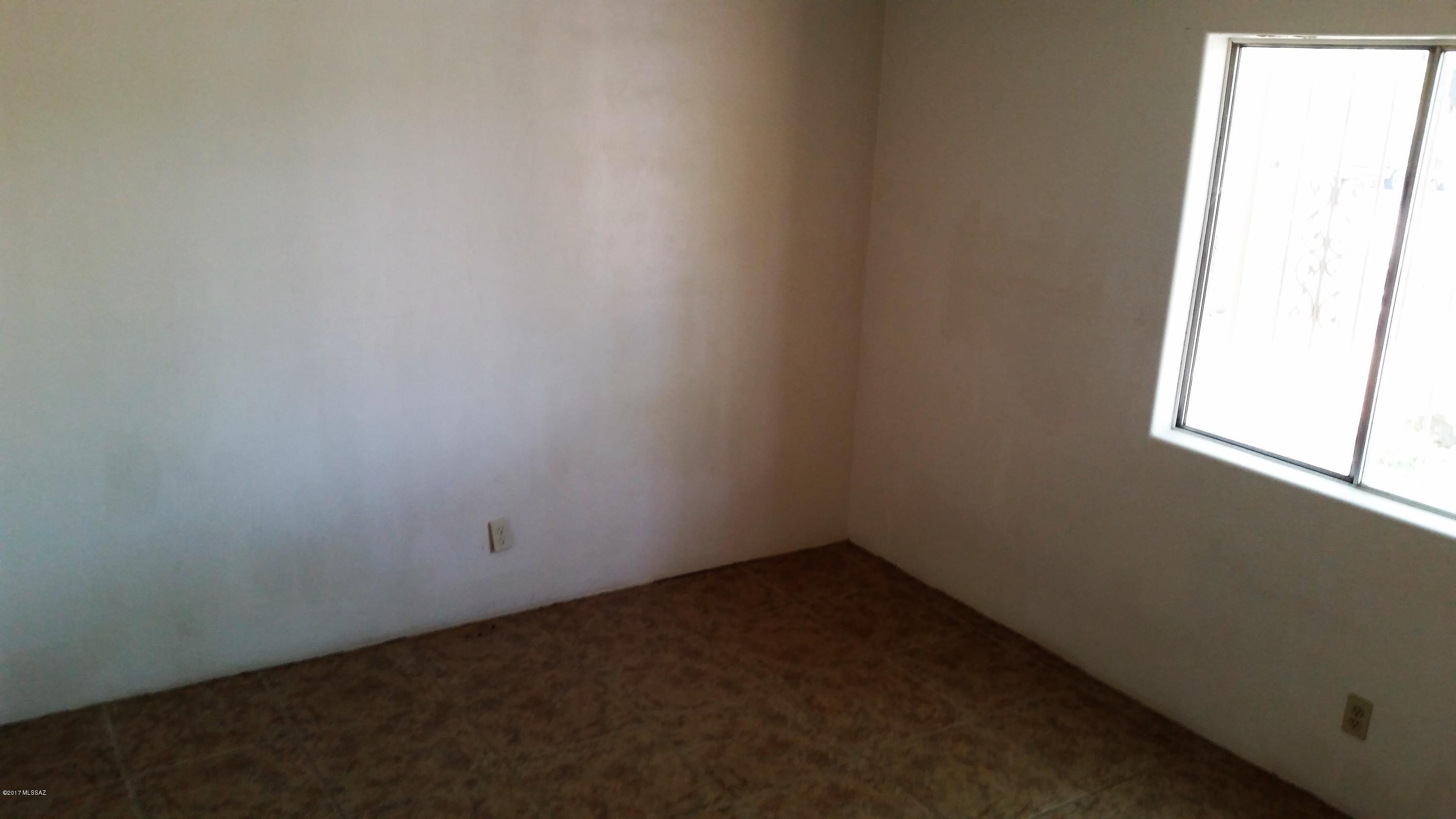 2026 West Saxony Road Tucson, AZ 85713 - Photo 8 of 10