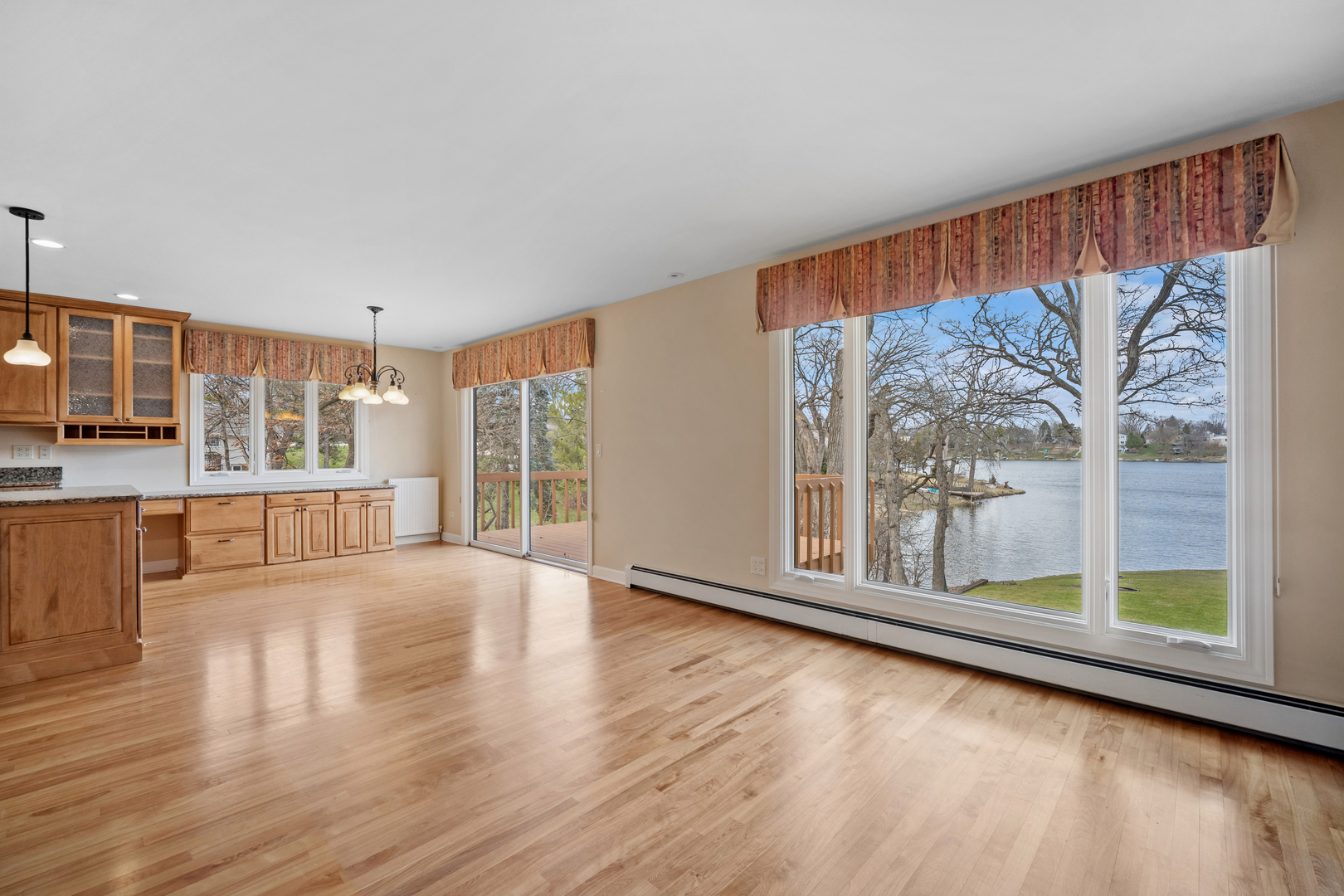 128 Hickory Road Lake In The Hills, IL 60156 - Photo 11 of 40