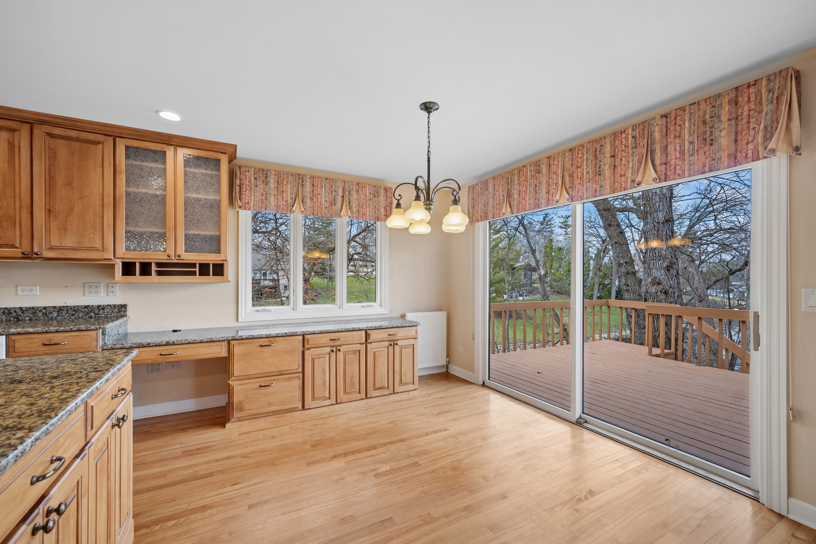 128 Hickory Road Lake In The Hills, IL 60156 - Photo 12 of 40