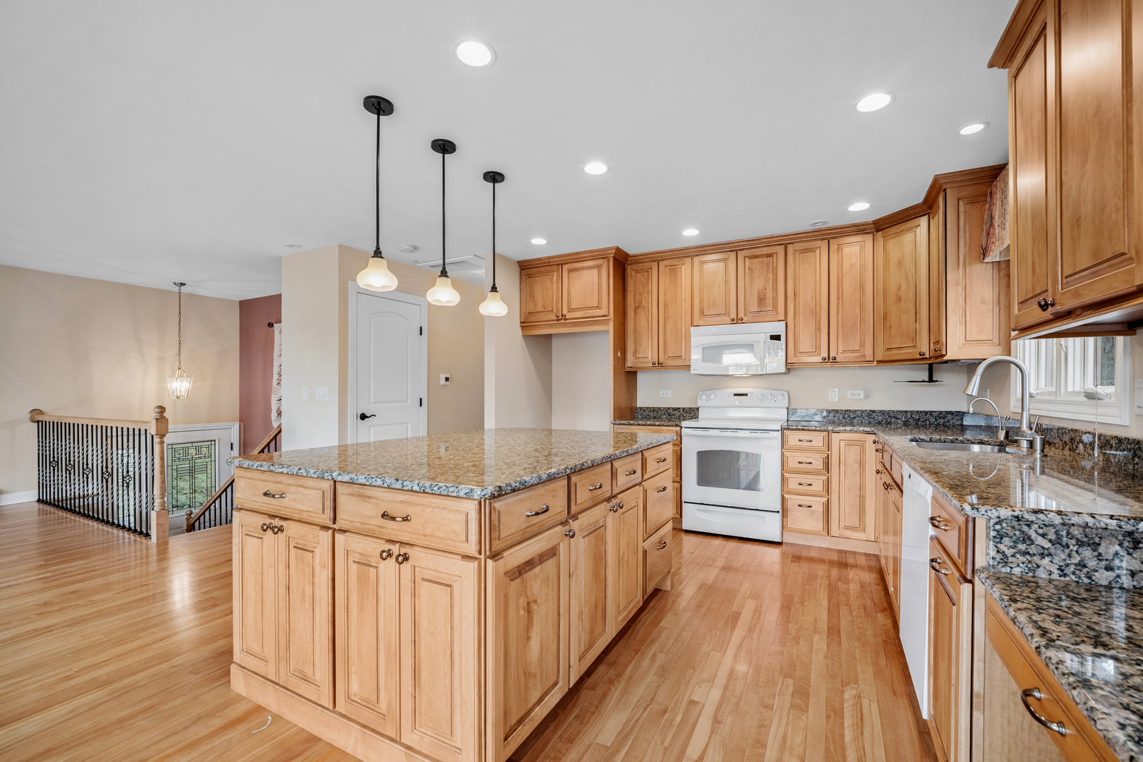 128 Hickory Road Lake In The Hills, IL 60156 - Photo 14 of 40