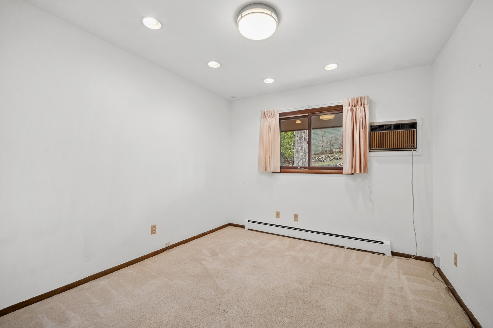 128 Hickory Road Lake In The Hills, IL 60156 - Photo 19 of 40