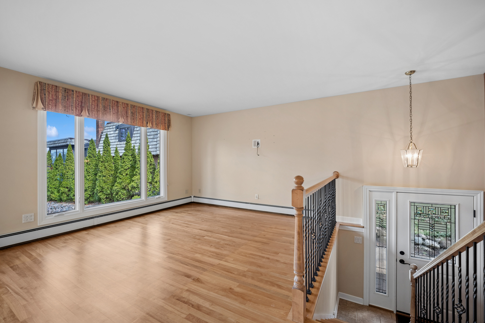 128 Hickory Road Lake In The Hills, IL 60156 - Photo 10 of 40