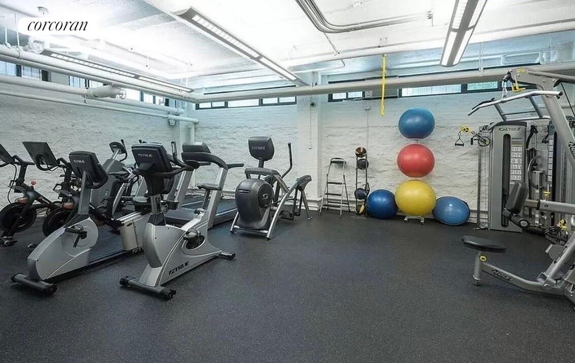 235 East 73rd Street, Unit 3E Manhattan, NY 10021 - Photo 7 of 8