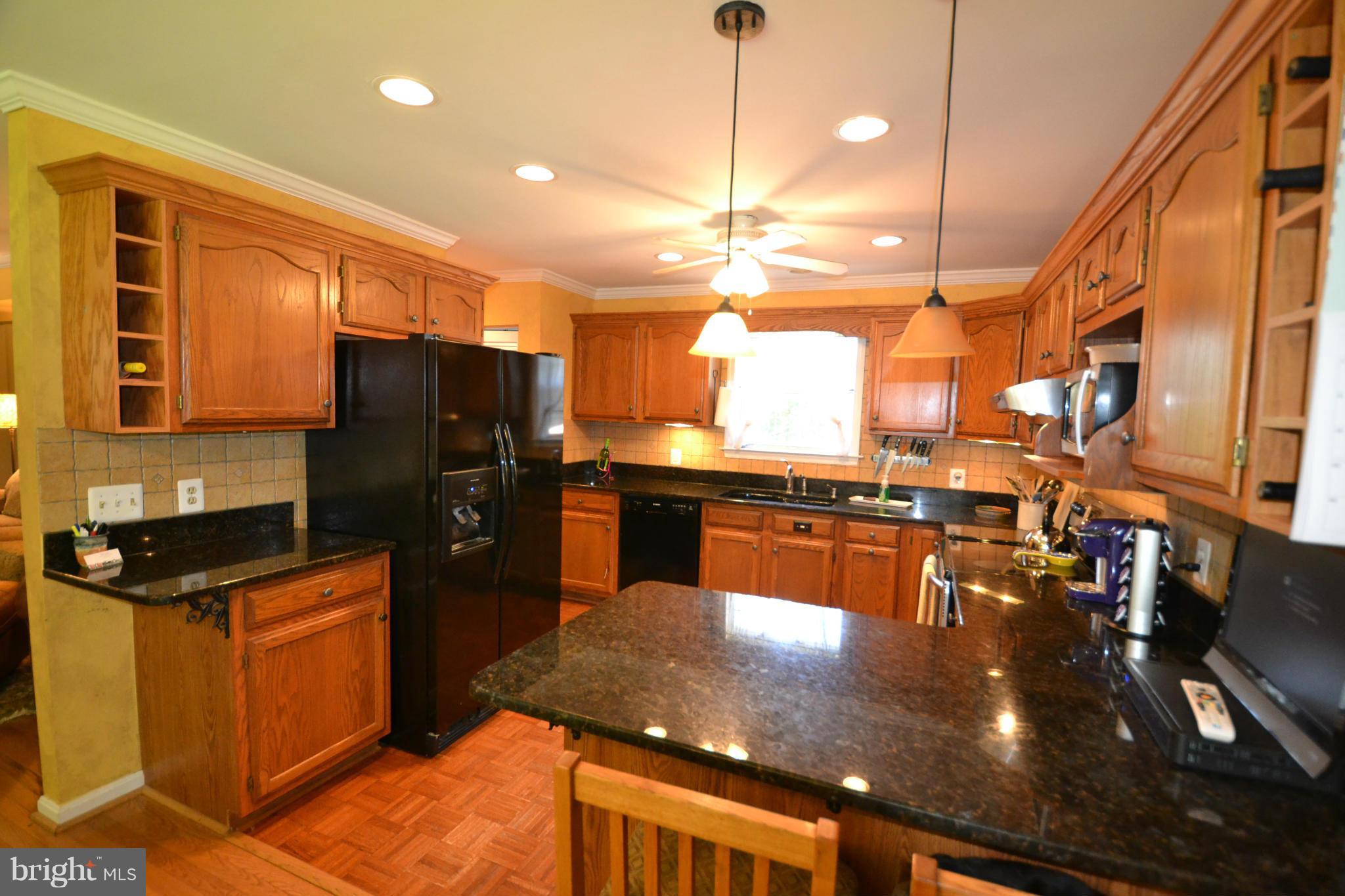 18601 Bluejay Way Rixeyville, VA 22737 - Photo 5 of 30 Gourmet kitchen with granite & high end appliances