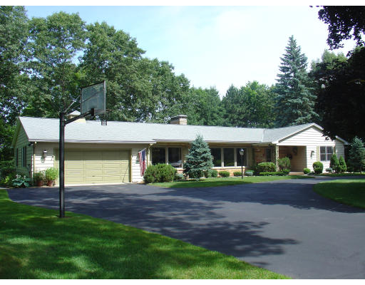 128 Hilltop Road Longmeadow, MA 01106 - Photo 1 of 26 Gallery Image 1