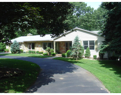 128 Hilltop Road Longmeadow, MA 01106 - Photo 26 of 26 Gallery Image 26