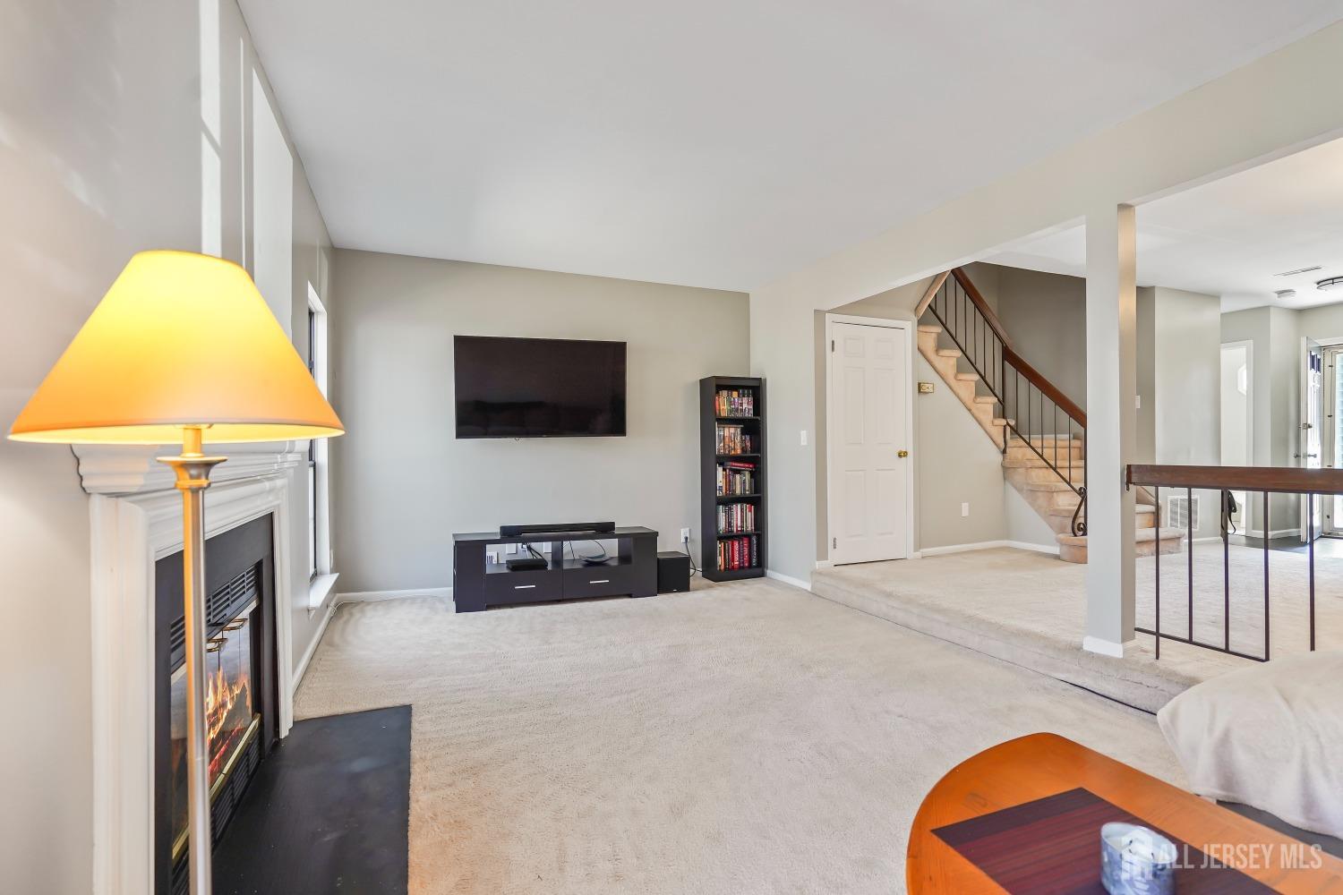 4102 Cricket Circle Edison, NJ 08820 - Photo 5 of 18