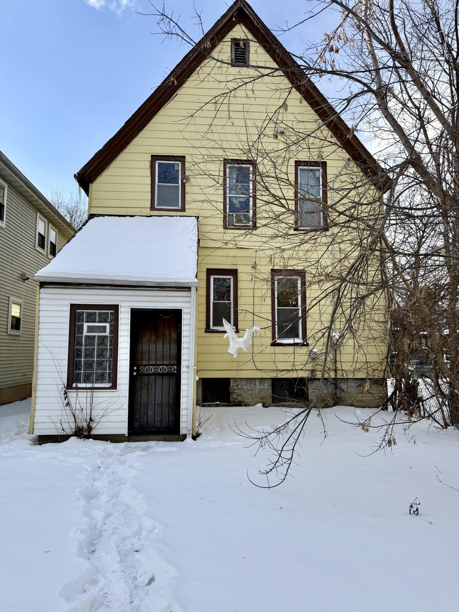 2448 North 28th Street Milwaukee, WI 53210 - Photo 2 of 10 Back of Home
