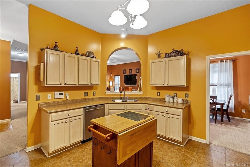 7927 Ebony Road Charlotte, NC 28216 - Photo 8 of 26 Gallery Image 8