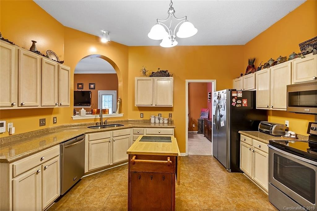 7927 Ebony Road Charlotte, NC 28216 - Photo 9 of 26 Gallery Image 9