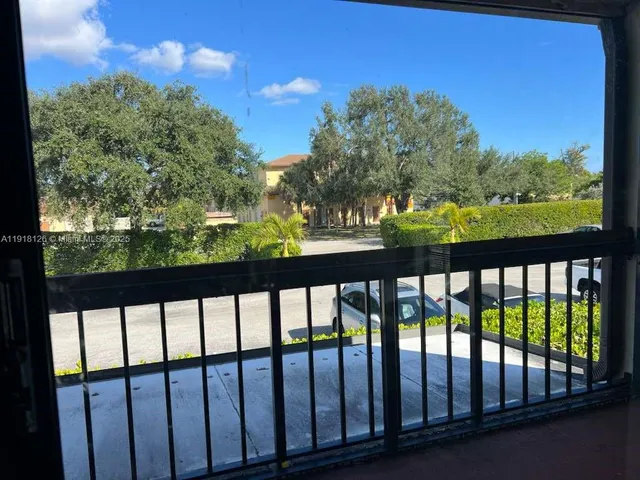 a view of yard with seating area