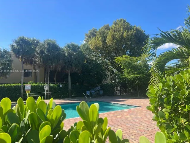 $2,200 | 721 Southeast 1st Way, Unit B18, Deerfield Beach, FL 33441