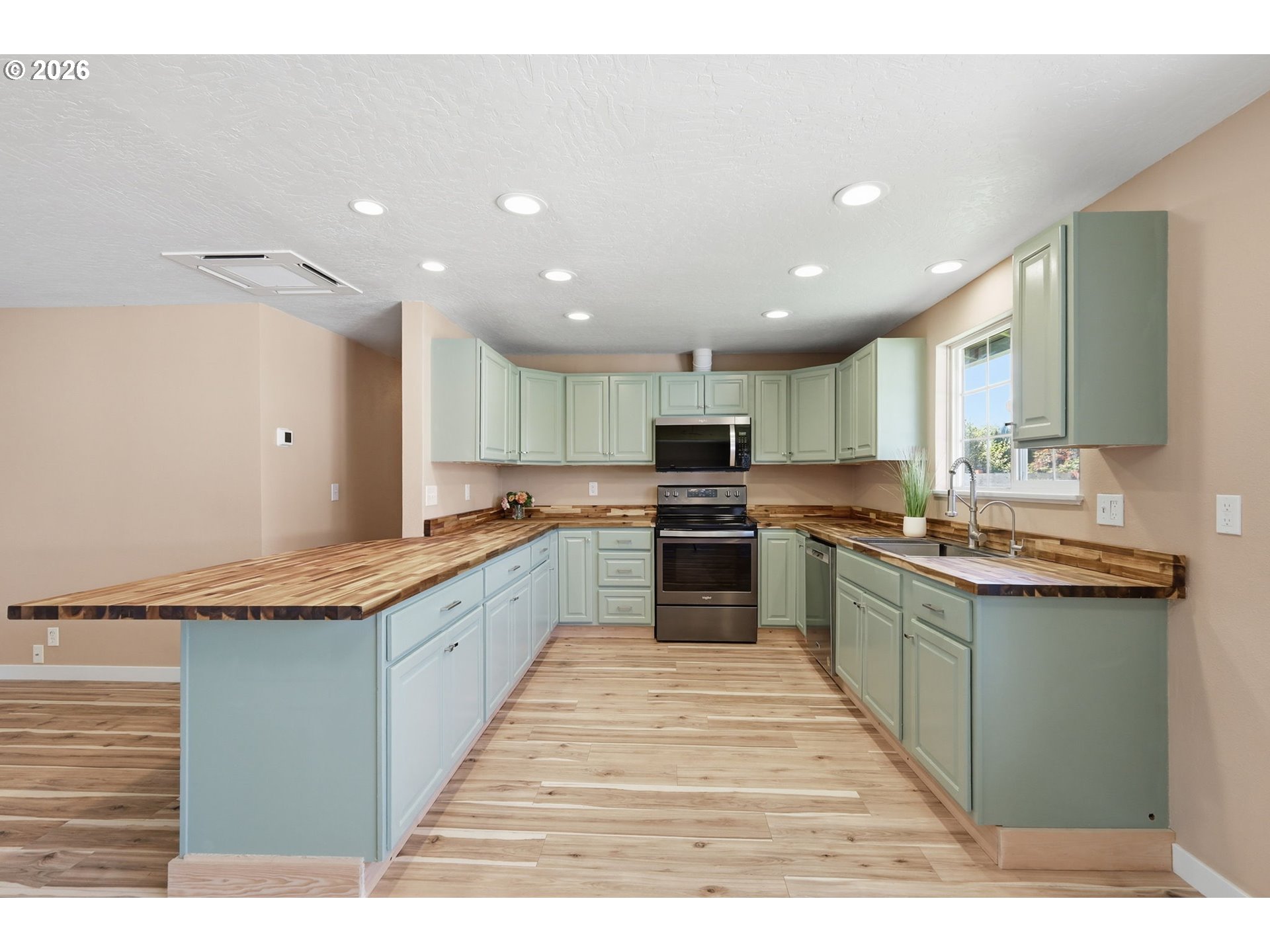 1705 Brewer Avenue Eugene, OR 97401 - Photo 10 of 38