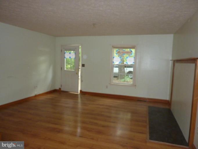 4005 Bullitt Neck Road Marbury, MD 20658 - Photo 6 of 16 Living Room