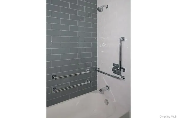 $3,650 | 75 Circle Drive, Unit 87101, Central Islip, NY 11722