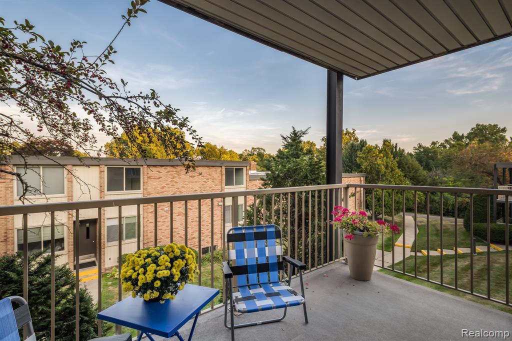 4049 West Maple Road, Unit A205 Bloomfield Hills, MI 48301 - Photo 14 of 16 Gallery Image 14
