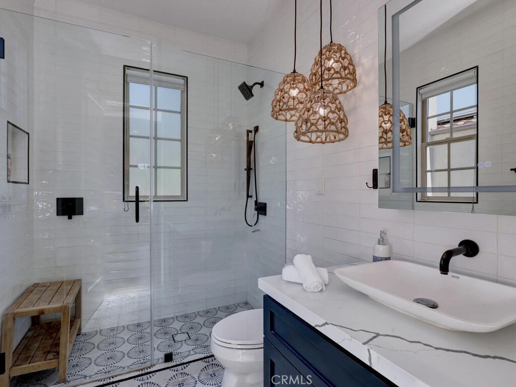 1 Lennox Court Ladera Ranch, CA 92694 - Photo 43 of 68 Another beautiful hall bath accommodates the third secondary bedroom upstairs.