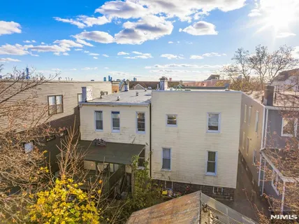 $799,900 | 124 18th Street, Union City, NJ 07087