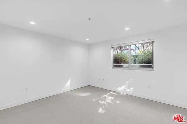 $3,900 | 901 Flower Street, Unit 401, Los Angeles, CA 90015