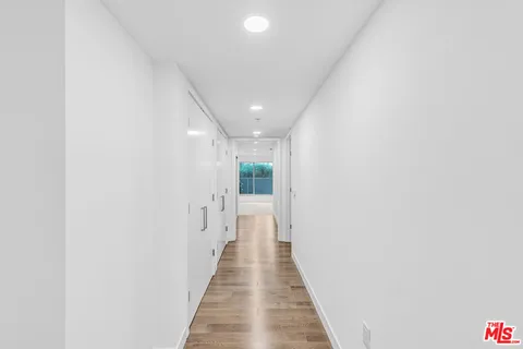 $3,900 | 901 Flower Street, Unit 401, Los Angeles, CA 90015